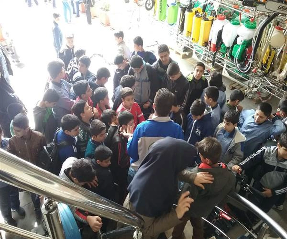 بازدید مدارس پایه متوسطه از شرکت توسعه کشاورزی مدرن