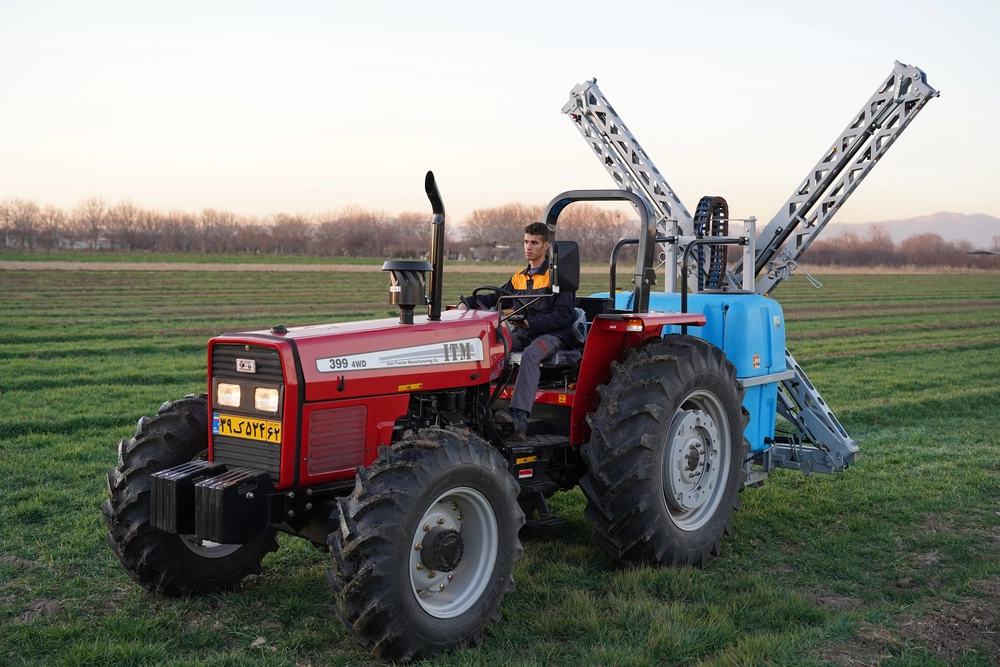 سمپاش بوم دار هیدرولیک